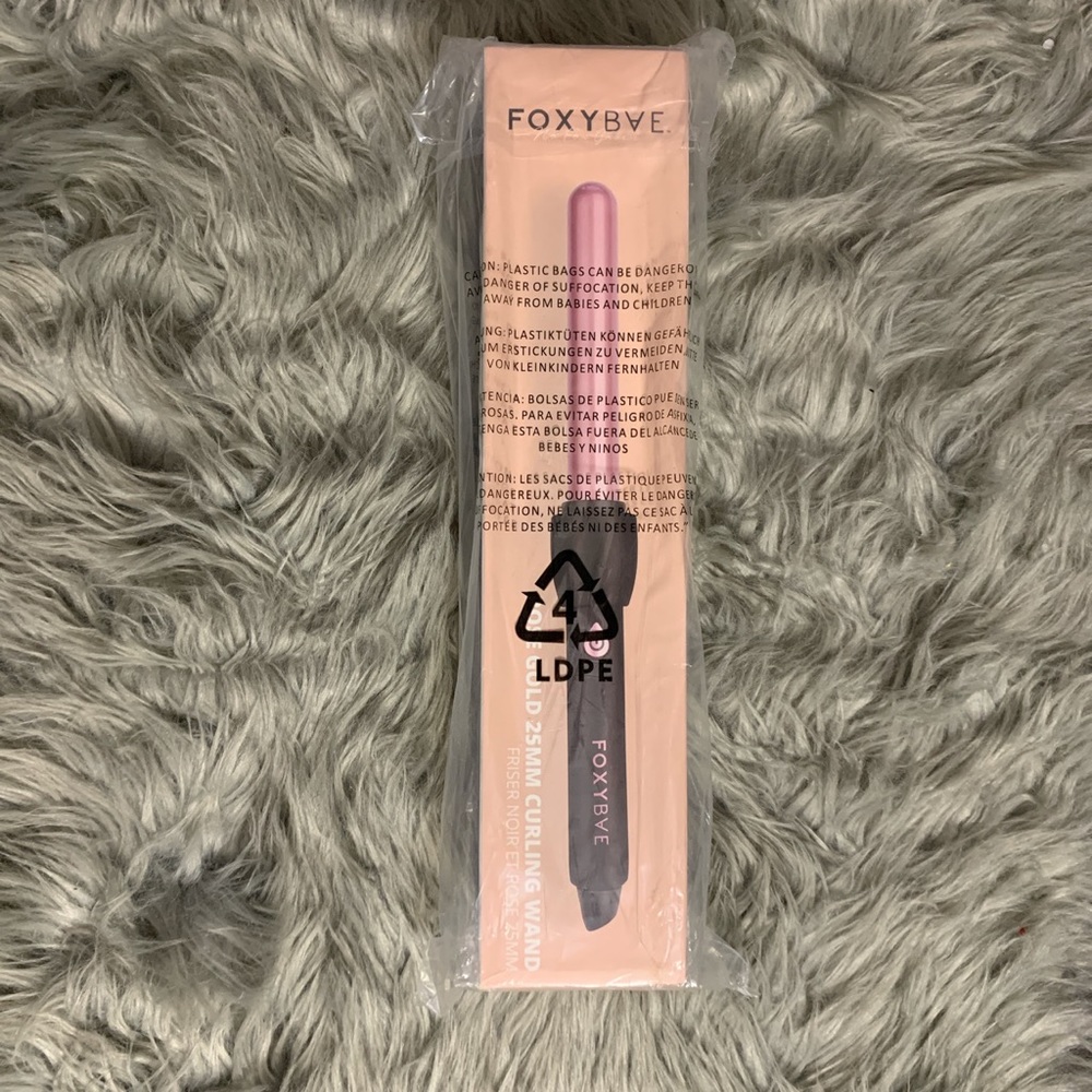 BRAND NEW FoxyBae Curling Wand